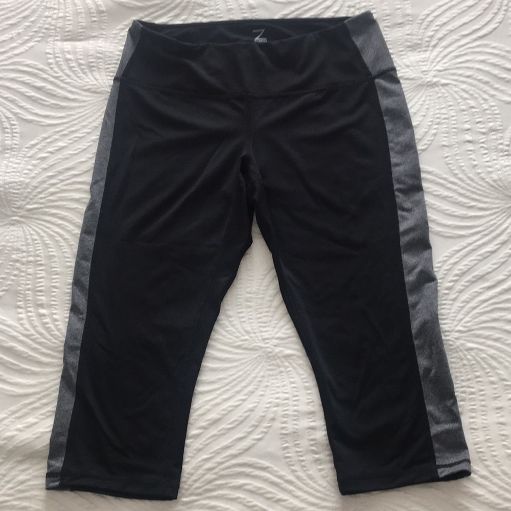 Z by Zella compression capris, size M